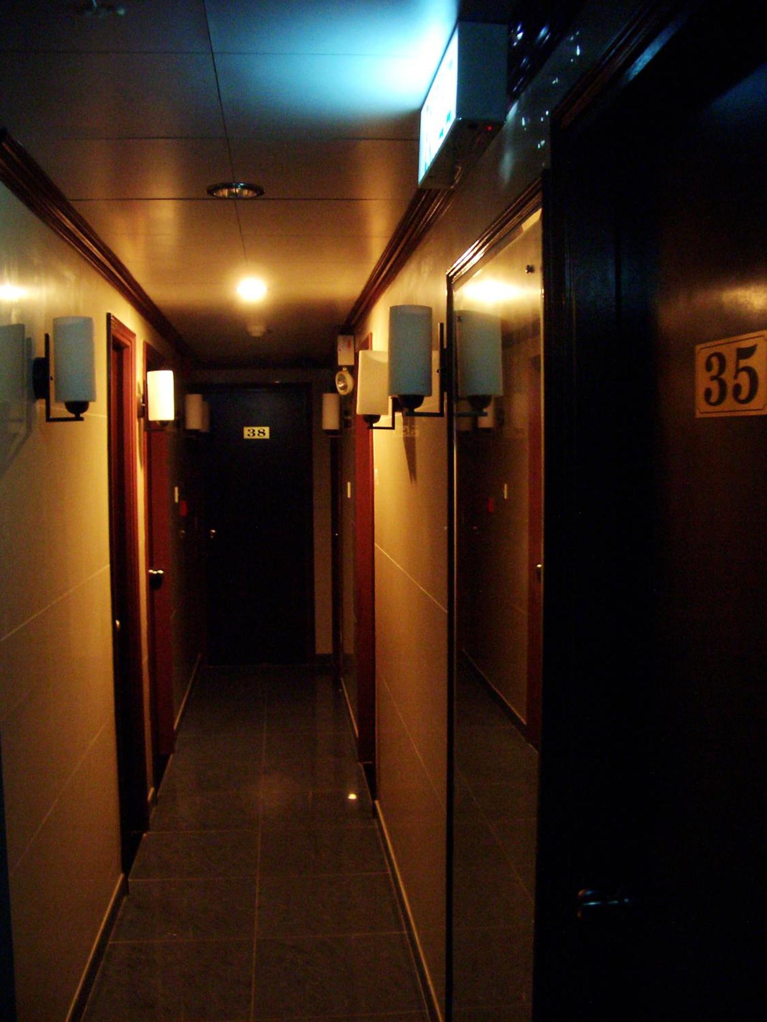 Li'S Chain Hostel Хонконг Екстериор снимка